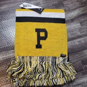 Chokolid Pittsburgh Pirates Baseball Fan Scarf NWT